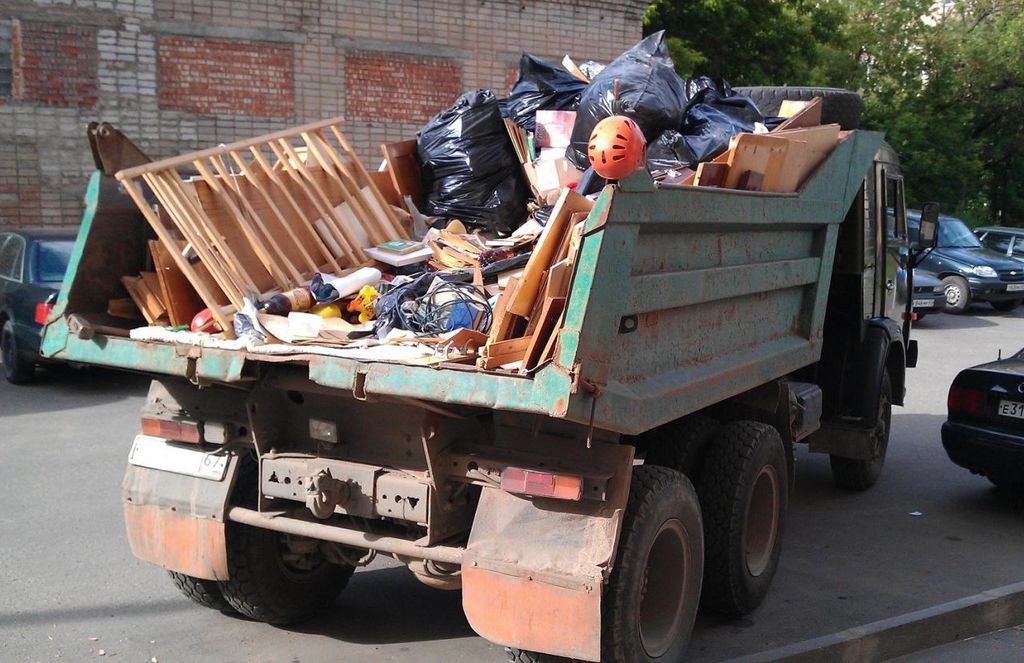 Вывоз мусора из магазина в Ханты-Мансийске от ПроМусор: услуги, цена от 1787 руб., утилизация отходов