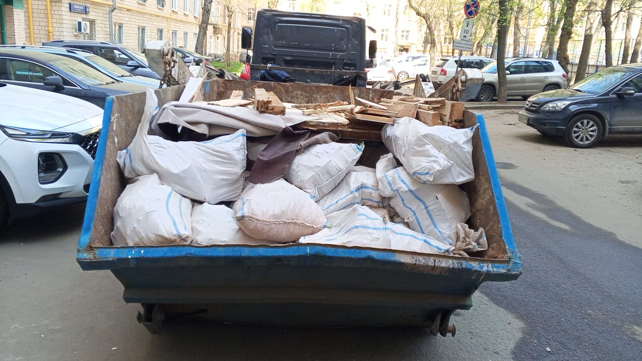 Вывоз мусора из магазина в Ханты-Мансийске в октябре