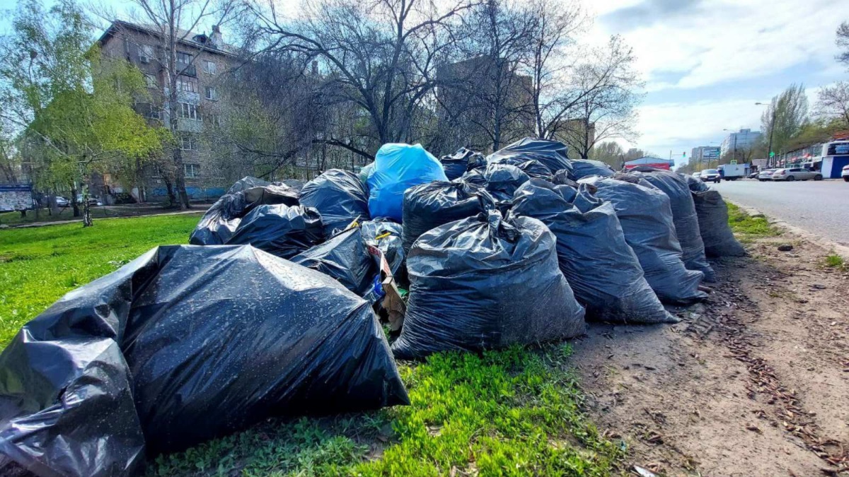Вывоз и утилизация мусора после субботника в Ханты-Мансийске в октябре