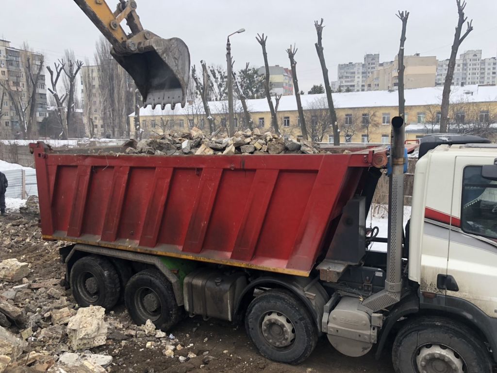 Вывоз мусора Камазом в Ханты-Мансийске в октябре