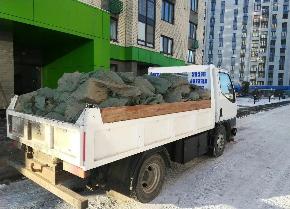 Вывоз мусора грузовым фургоном 3 тонны в Ханты-Мансийске — цена от 1378 руб., ПроМусор