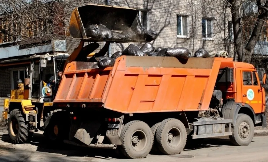 Вывоз мусора грузовым фургоном 5 тонн в Ханты-Мансийске – ПроМусор, аренда, цена от 1582 руб